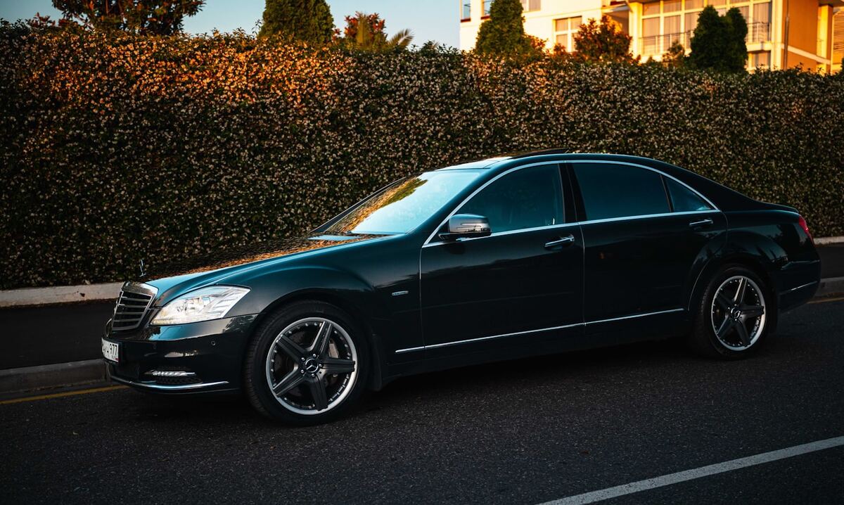 Berline Mercedes Classe S noire